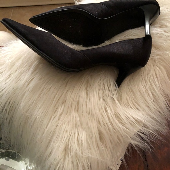 Rampage Heels - Picture 2 of 5